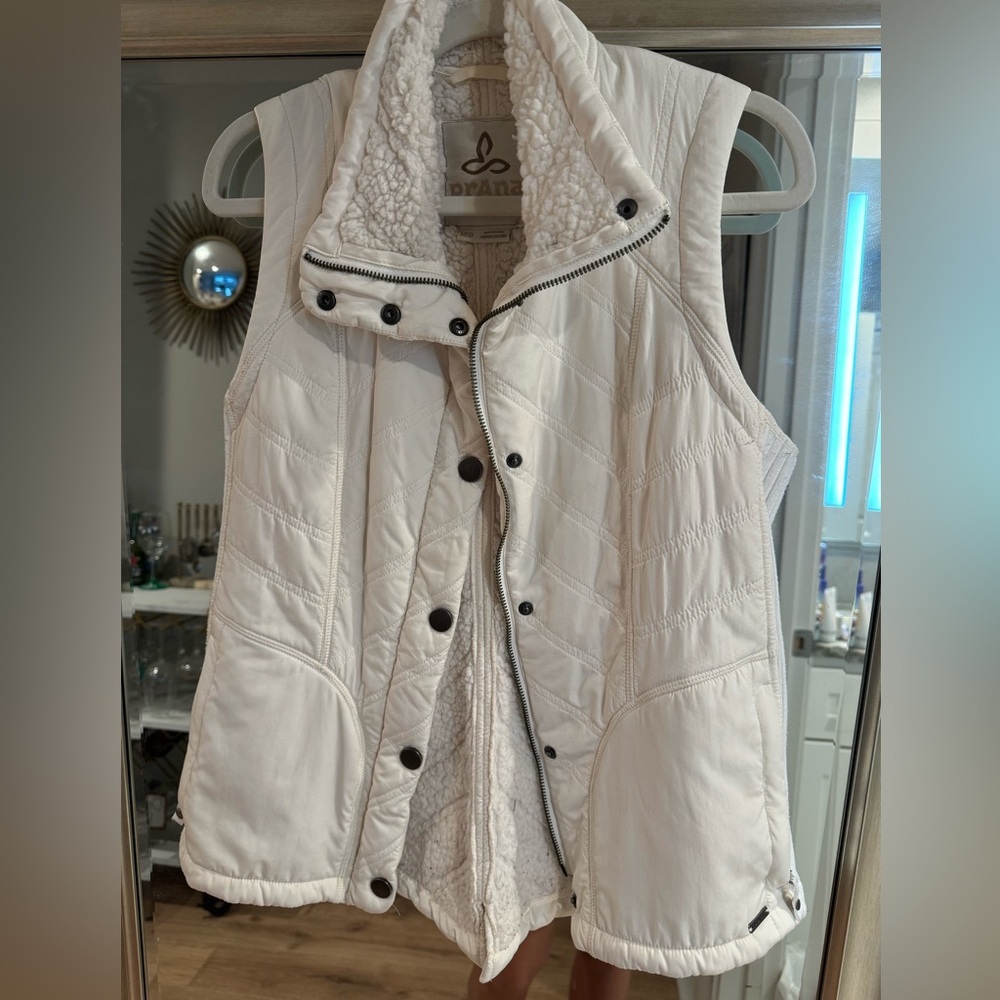 Prana vest